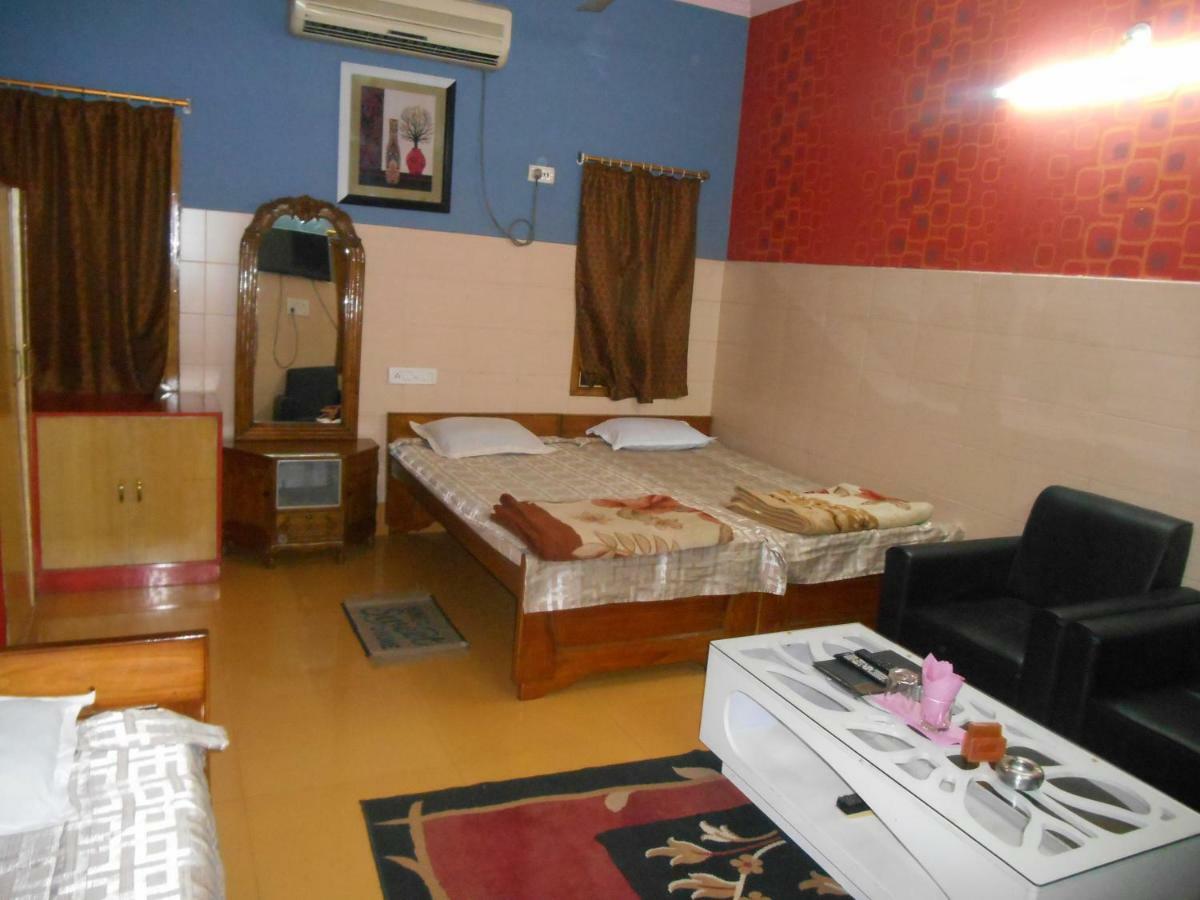 Hotel Surja Laxmi Raiganj Exterior foto